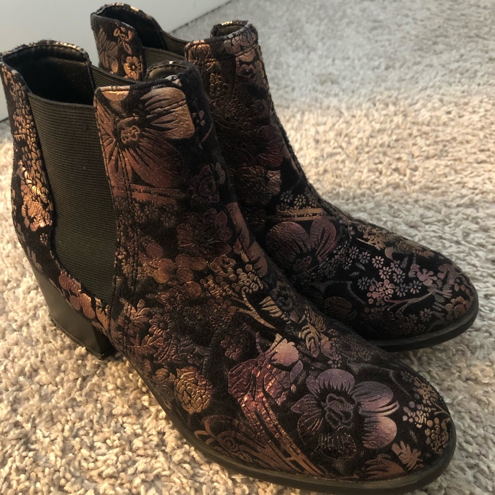Floral-shimmery  booties